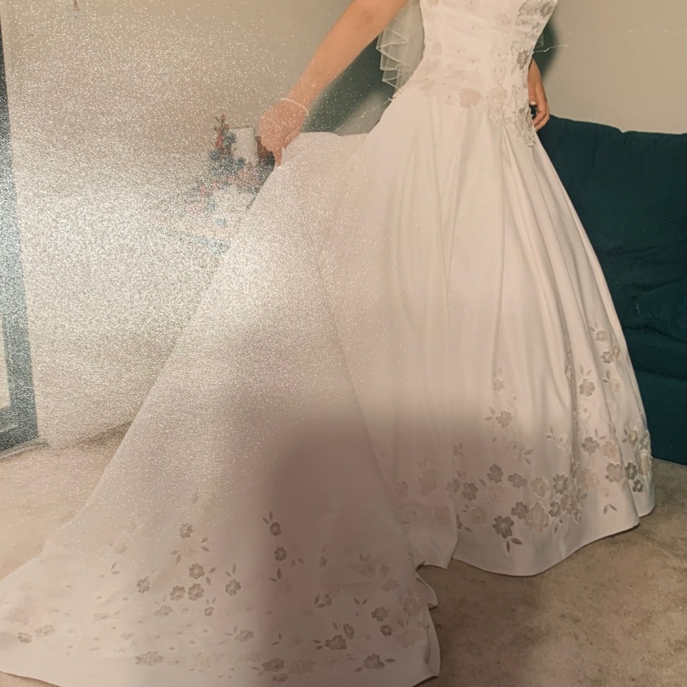 Wedding gown